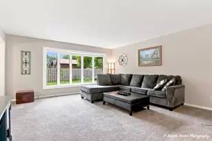 411 N Shepherd Hill Ln, McHenry, IL 60050 - Photo 6