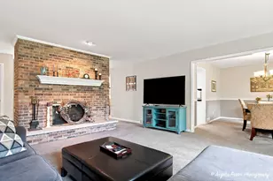 411 N Shepherd Hill Ln, McHenry, IL 60050 - Photo 8