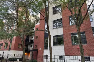 2307 W Wolfram St, Chicago, IL 60618 - Photo 30