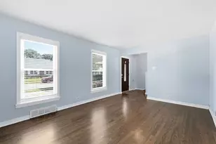 744 Norfolk Ave, Westchester, IL 60154 - Photo 2