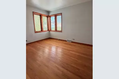[Address not provided], Skokie, IL 60076 - Photo 8