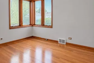 [Address not provided], Skokie, IL 60076 - Photo 4