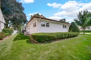 201 N Elmhurst Ave, Mount Prospect, IL 60056 - Photo 20