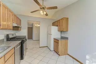 216 Stoneybrook Ln, Bloomingdale, IL 60108 - Photo 10