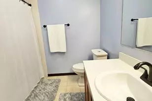 7411 Grandview Ct, Carpentersville, IL 60110 - Photo 14