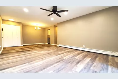 1195 Meadow Lane #214, Hoffman Estates, IL 60169 - Photo 4
