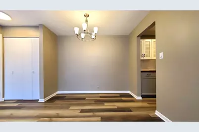 1195 Meadow Lane #214, Hoffman Estates, IL 60169 - Photo 6