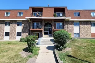 1195 Meadow Ln, Hoffman Estates, IL 60169 - Photo 1