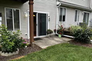 2117 Orchard Ln, Carpentersville, IL 60110 - Photo 2