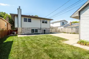 10325 S Whipple St, Chicago, IL 60655 - Photo 26