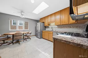 10325 S Whipple St, Chicago, IL 60655 - Photo 10