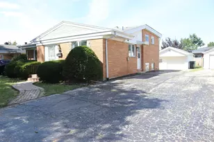 10834 Hastings St, Westchester, IL 60154 - Photo 14