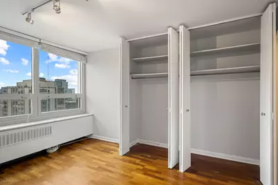 88 W Schiller Street #2808L, Chicago, IL 60610 - Photo 14