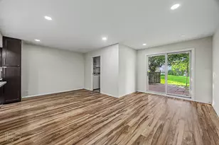 2102 Stanley Ct, Schaumburg, IL 60194 - Photo 8
