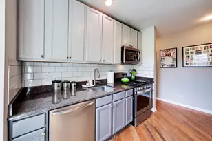 3201 W Argyle St, Chicago, IL 60625 - Photo 8