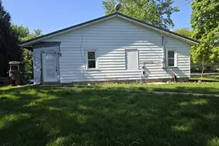 405 Marion St, Warsaw, IL 62379 - Photo 16