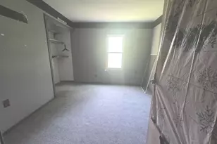 405 Marion St, Warsaw, IL 62379 - Photo 2