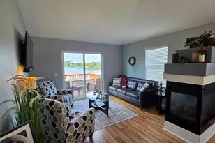 540 Legend Ln, McHenry, IL 60050 - Photo 4