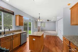 1990 Summerlin Dr, Aurora, IL 60503 - Photo 6
