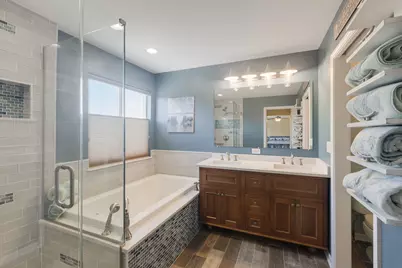 422 W Amberside Drive, Elgin, IL 60124 - Photo 16