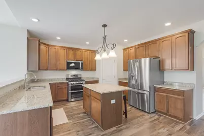 422 W Amberside Drive, Elgin, IL 60124 - Photo 8