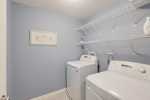 422 W Amberside Dr, Elgin, IL 60124 - Photo 18