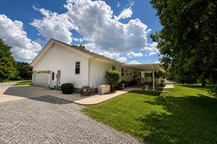 7507 Krutsinger Rd, Kinmundy, IL 62854 - Photo 80