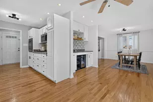 2021 Lancaster Ln, Wheaton, IL 60189 - Photo 14