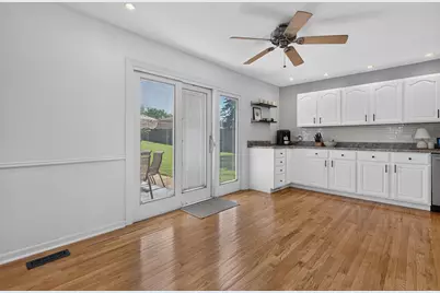 2021 Lancaster Lane, Wheaton, IL 60189 - Photo 16