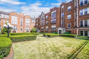 10927 S Longwood Dr, Chicago, IL 60643 - Photo 2