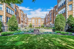 10927 S Longwood Dr, Chicago, IL 60643 - Photo 1
