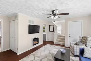 1033 Crescent Ct, Round Lake Beach, IL 60073 - Photo 10