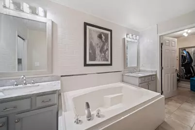 4825 Turnberry Drive, Hoffman Estates, IL 60010 - Photo 18