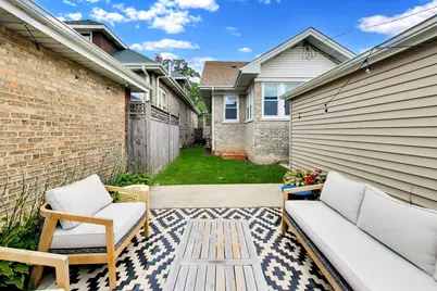 4147 N Dickinson Avenue, Chicago, IL 60641 - Photo 14