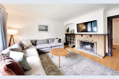 4147 N Dickinson Avenue, Chicago, IL 60641 - Photo 4