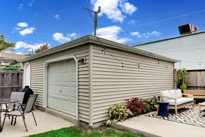 4147 N Dickinson Avenue, Chicago, IL 60641 - Photo 46