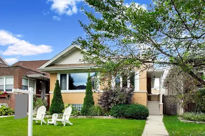 4147 N Dickinson Avenue, Chicago, IL 60641 - Photo 2