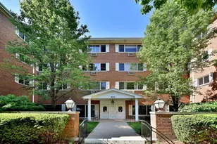 950 Washington Blvd, Oak Park, IL 60302 - Photo 1