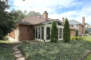 2S015 Ironwood Ln, Wheaton, IL 60189 - Photo 2