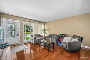 260 Flagstaff Ln, Hoffman Estates, IL 60169 - Photo 6