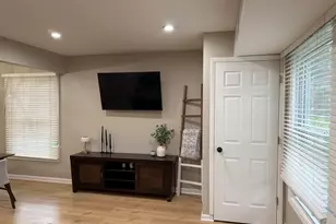 1186 E Azalea Ln, Palatine, IL 60074 - Photo 4