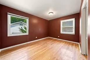 16 Joyce Ln, Streamwood, IL 60107 - Photo 10