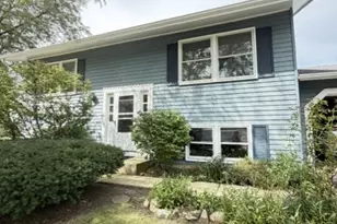 1625 Sycamore Ln, Aurora, IL 60504 - Photo 2