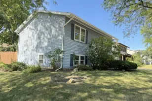 1625 Sycamore Ln, Aurora, IL 60504 - Photo 10