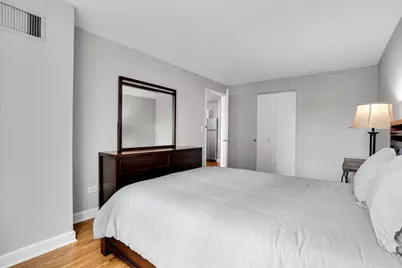 2 E Erie Street #2001, Chicago, IL 60611 - Photo 28