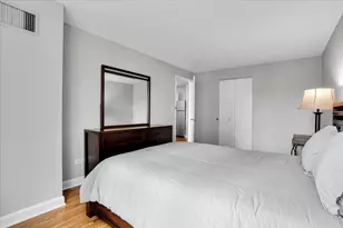 2 E Erie St, Chicago, IL 60611 - Photo 28