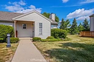 702 Huntington Ct, Bourbonnais, IL 60914 - Photo 1
