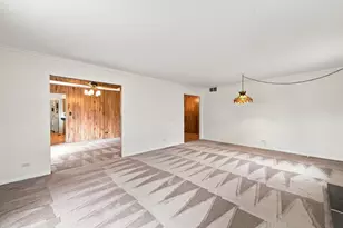 1600 Cambourne Ln, Schaumburg, IL 60194 - Photo 6