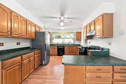 1600 Cambourne Lane, Schaumburg, IL 60194 - Photo 12
