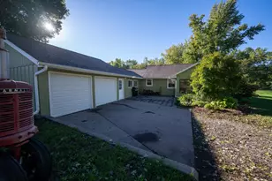 17040 Diamond Rd, Fulton, IL 61252 - Photo 2